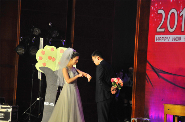 文传学院哑剧《人生》