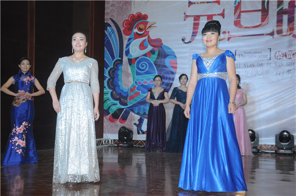 会计学院分工会 走秀《炫彩凤羽贺吉年》