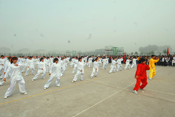 我院六人行的太极拳表演