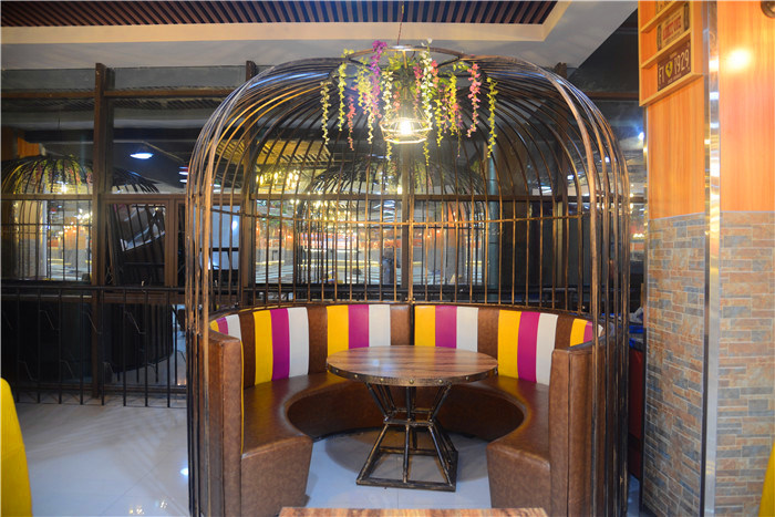 “鸟巢”—适合朋友就餐的爱巢