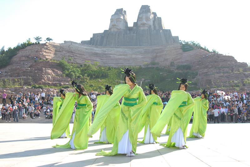 始祖面前舞蹁跹