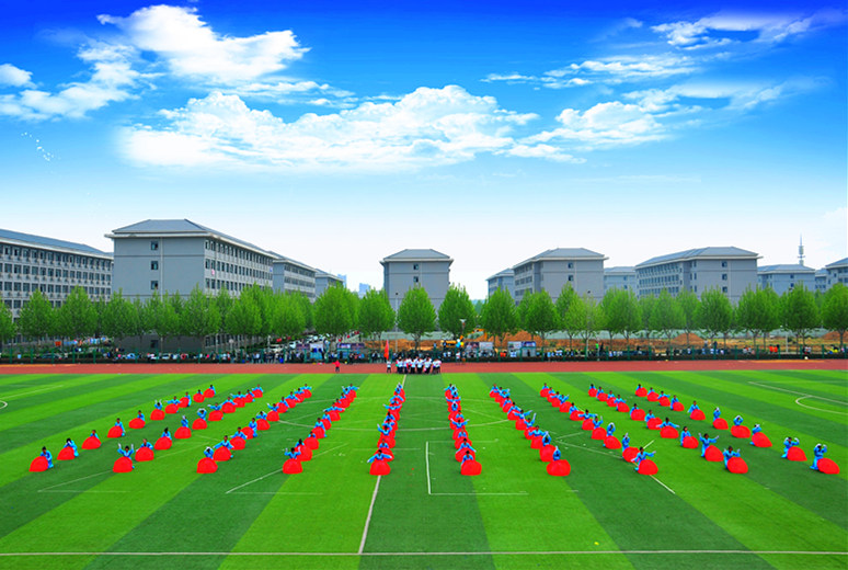信息工程学院整齐划一的方队